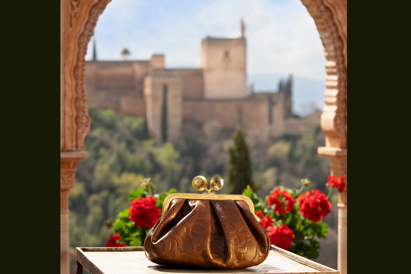 Weekend Max Mara: ART DIRECTION TEAM: Macs Iotti,  Giulia Capresi PHOTO/VIDEO TEAM: Loic Prigent, Adrien Privat, Clément Duché LOCATION: Granada
