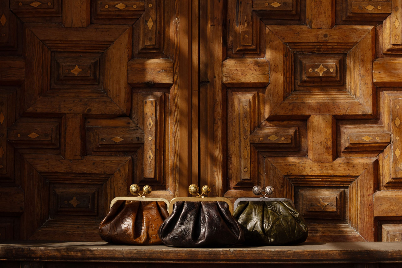 Weekend Max Mara: ART DIRECTION TEAM: Macs Iotti,  Giulia Capresi PHOTO/VIDEO TEAM: Loic Prigent, Adrien Privat, Clément Duché LOCATION: Granada